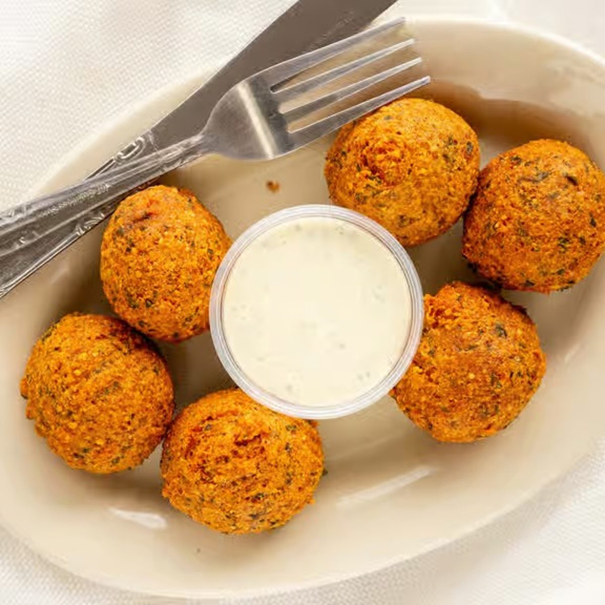 Falafel with Sauce (6)